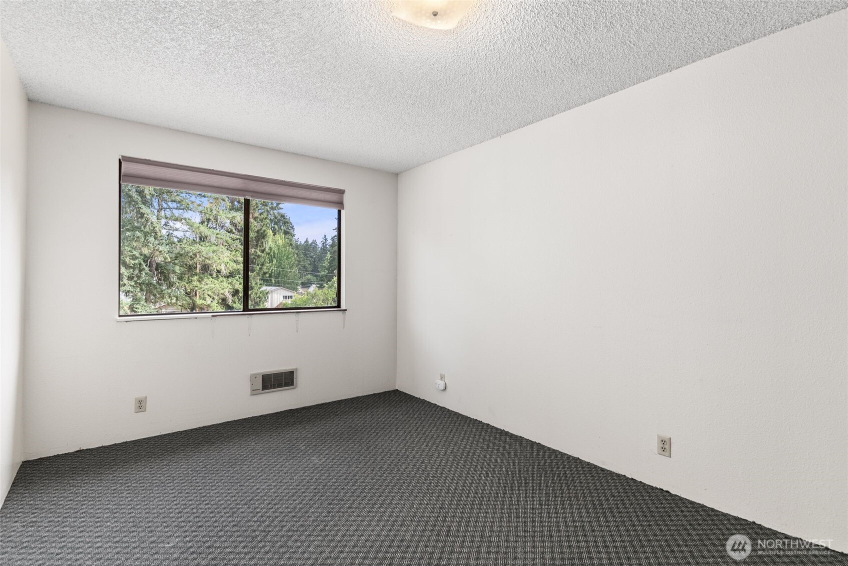 8123 Veterans Drive Property Photo 28