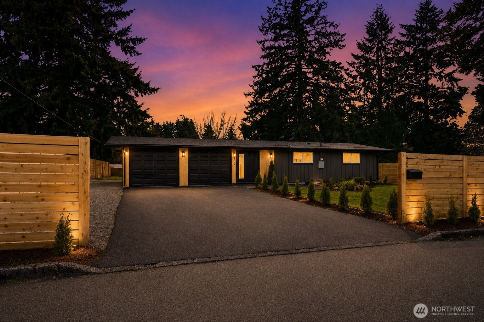 8102 Oakridge Drive Property Photo 1