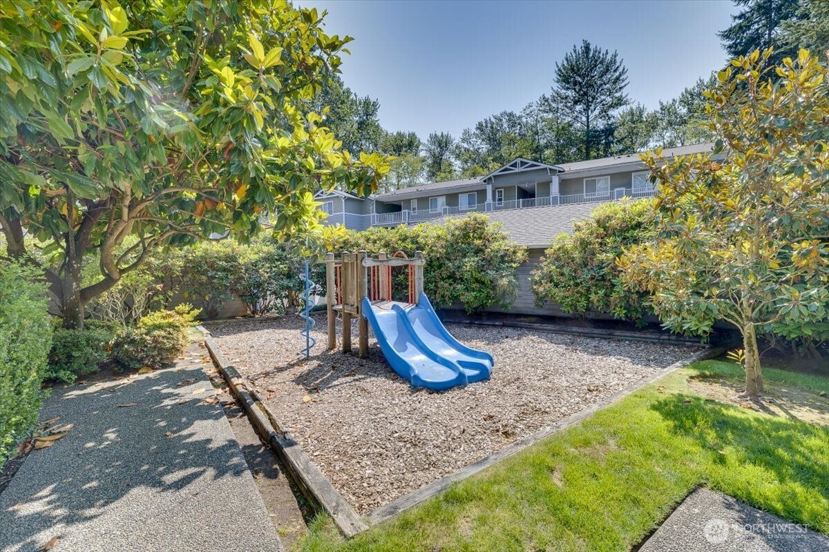 12712 Admiralty Way B204 Property Photo 25