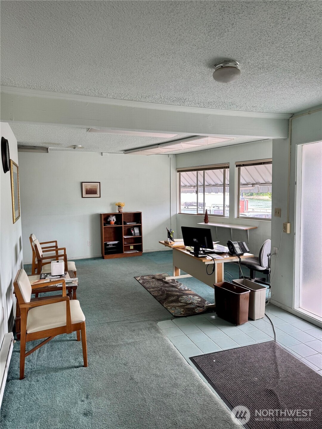 702 Main Property Photo 4
