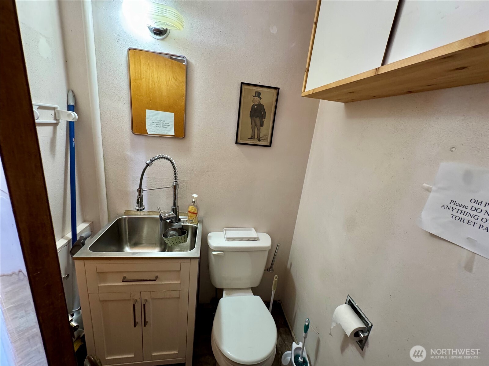 702 Main Property Photo 10