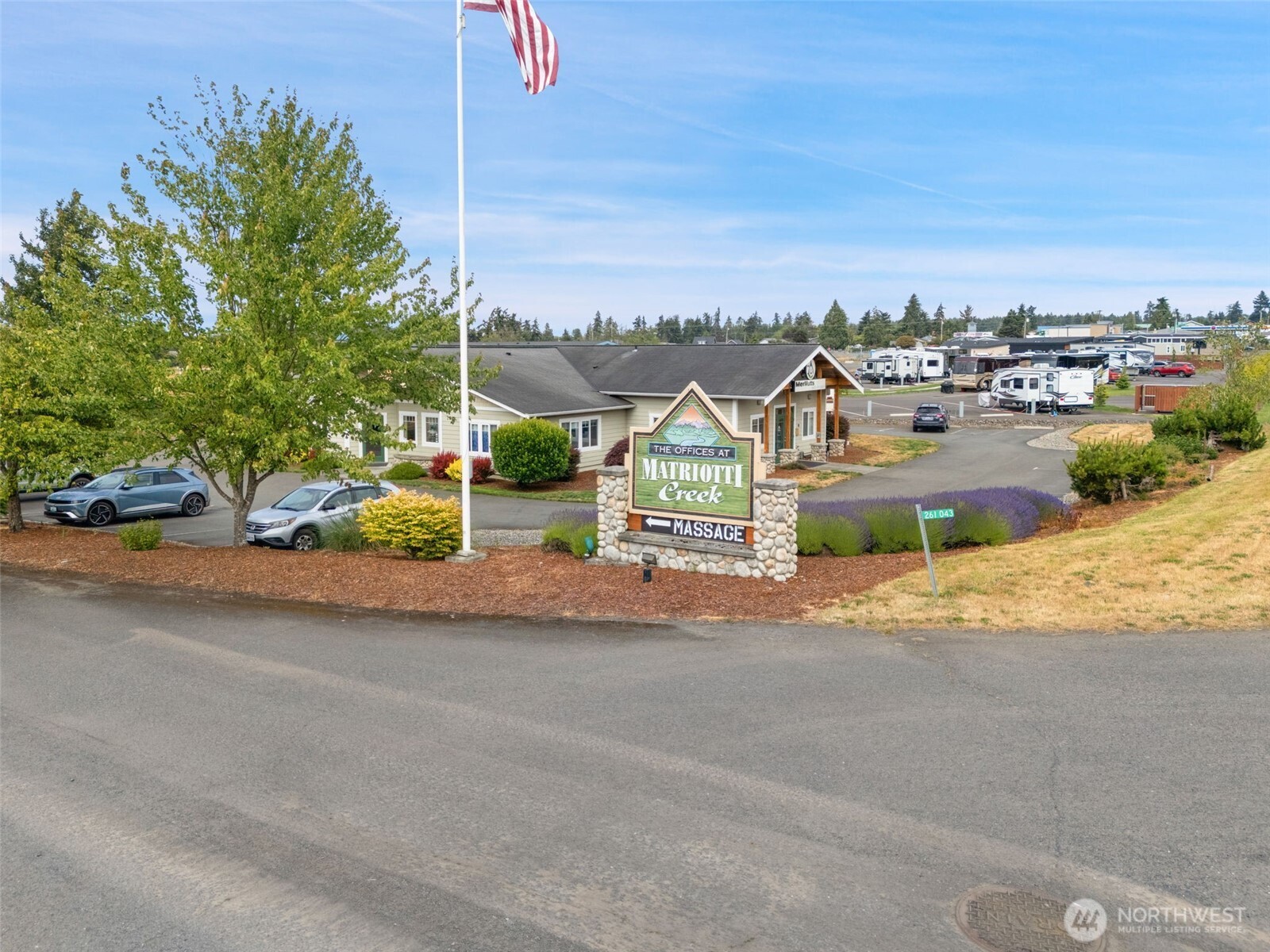 261043 Highway 101 C Property Photo 1
