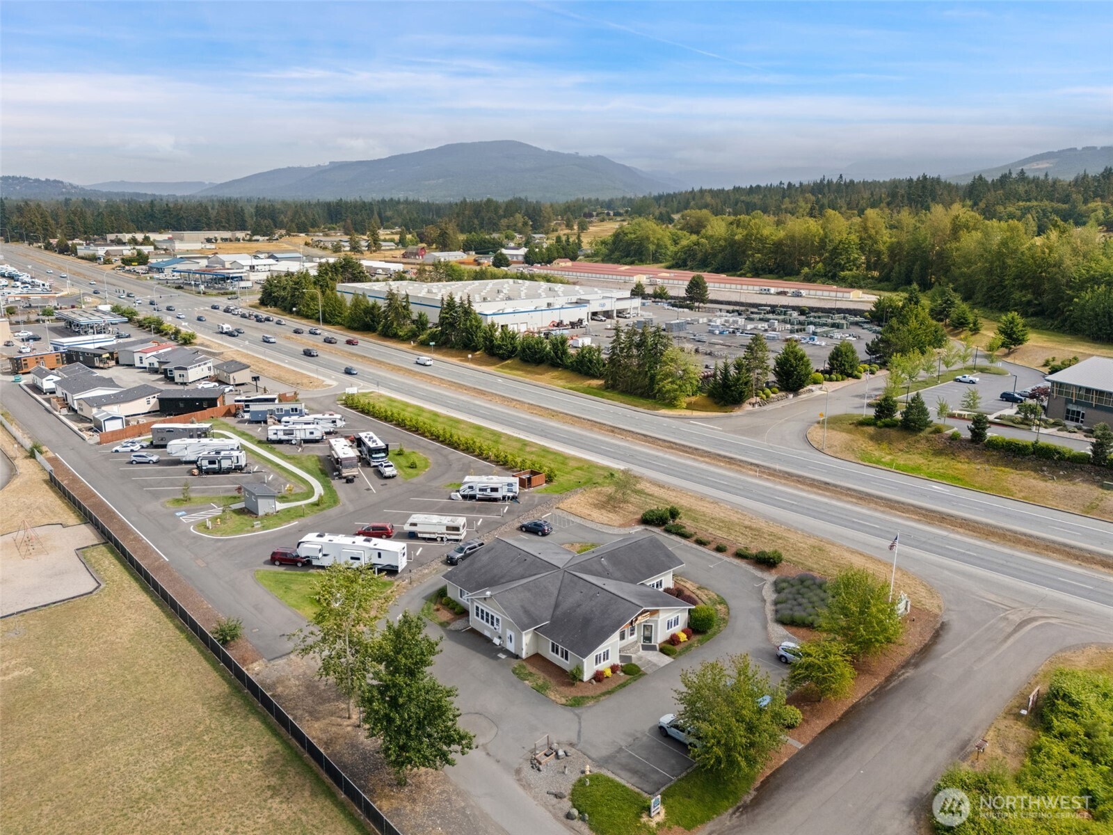 261043 Highway 101 C Property Photo 17