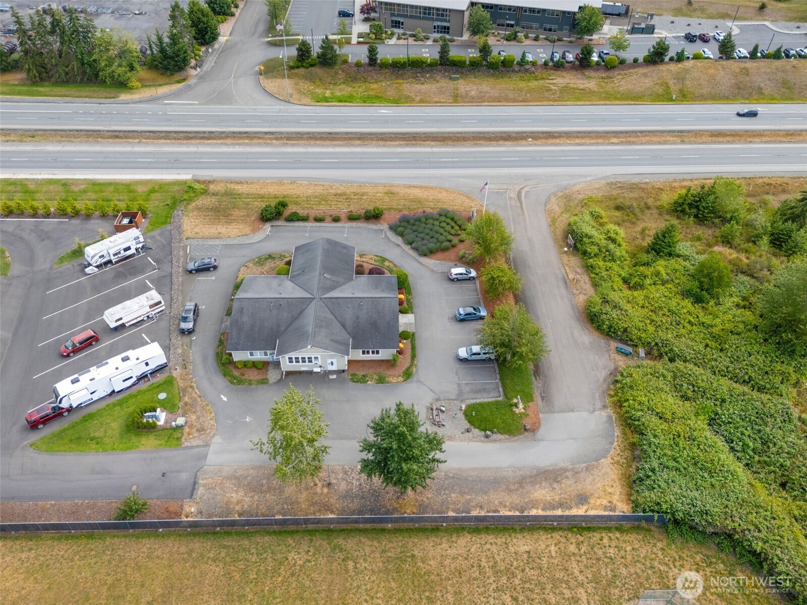 261043 Highway 101 C Property Photo 24