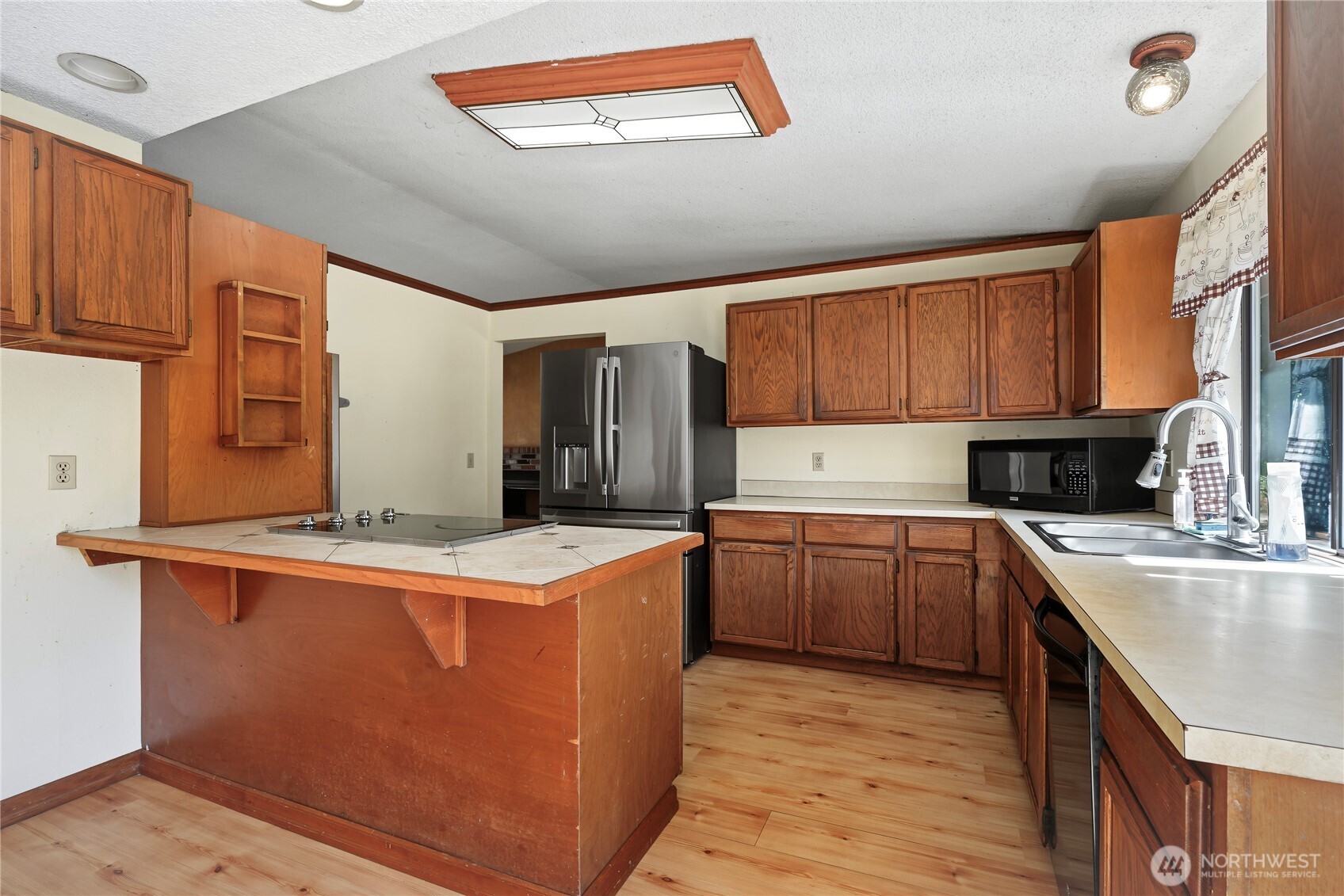 9901 76th Street Property Photo 9