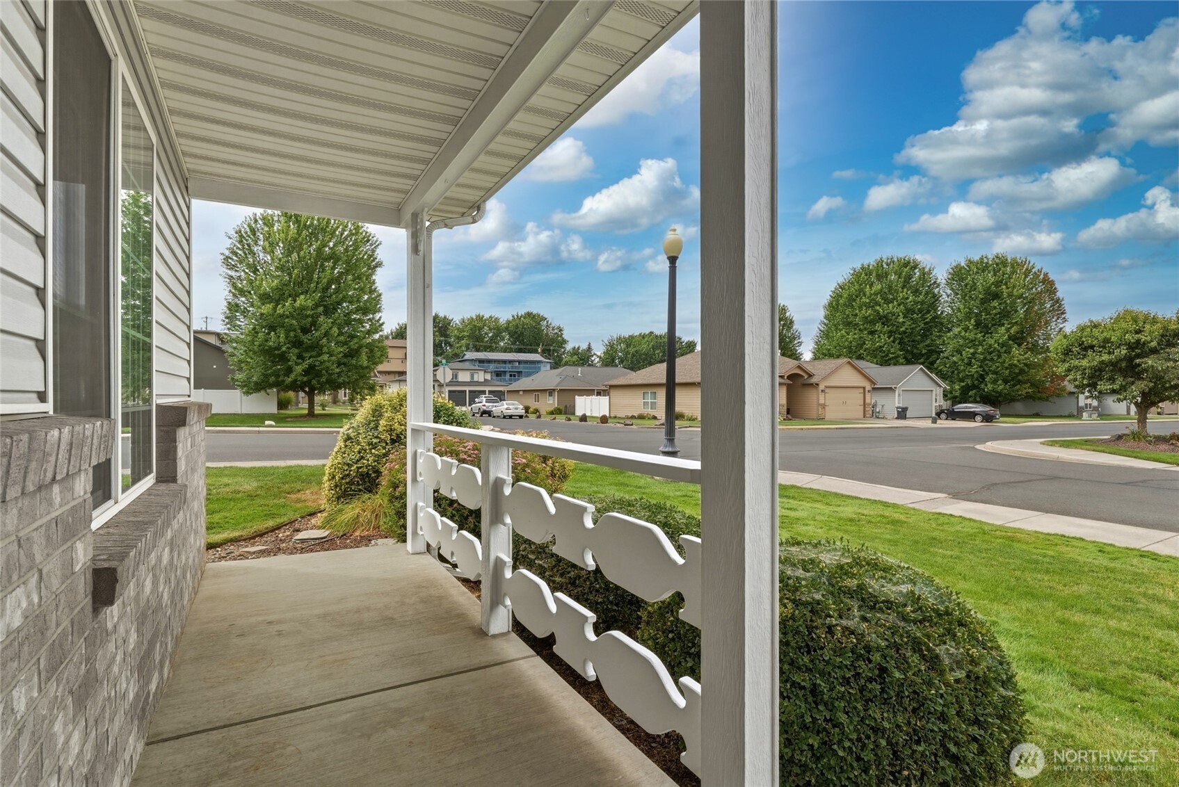 777 Se Magnoni Property Photo 3