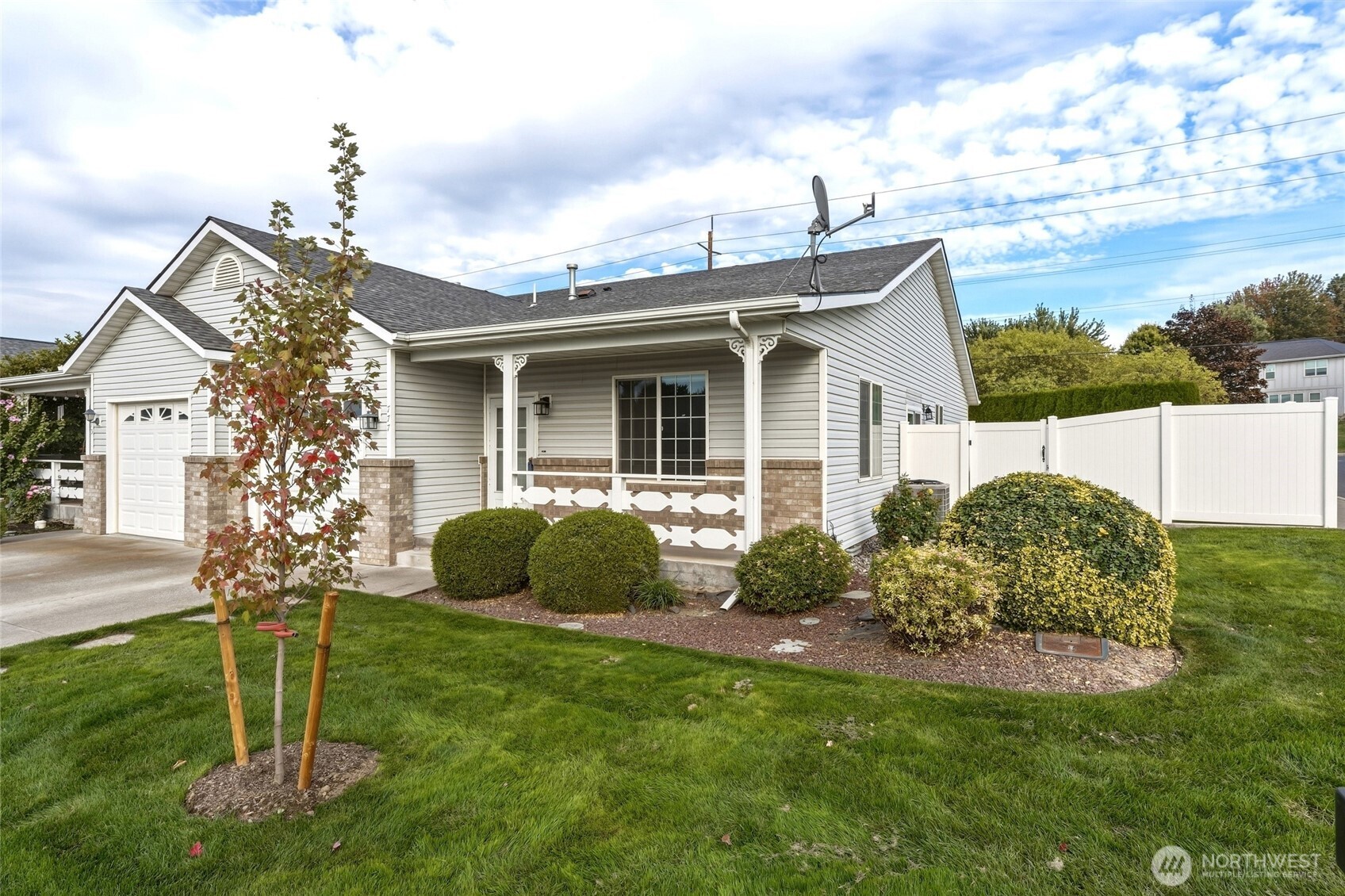 777 Se Magnoni Property Photo 3