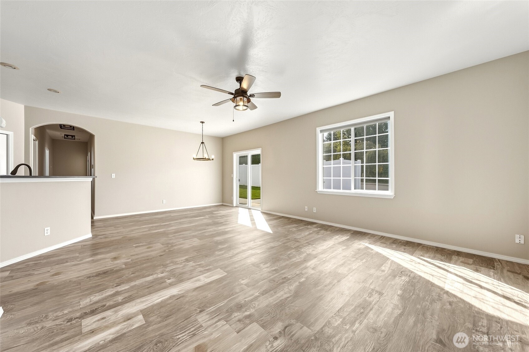 777 Se Magnoni Property Photo 7