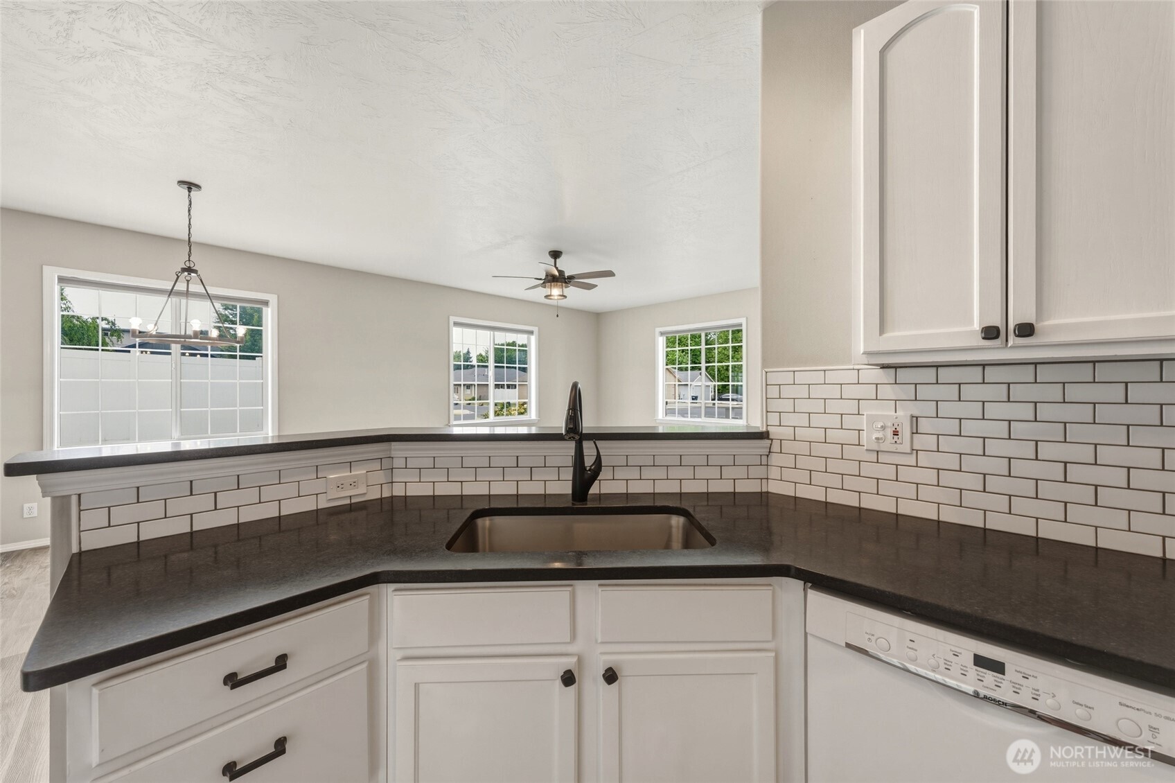 777 Se Magnoni Property Photo 9