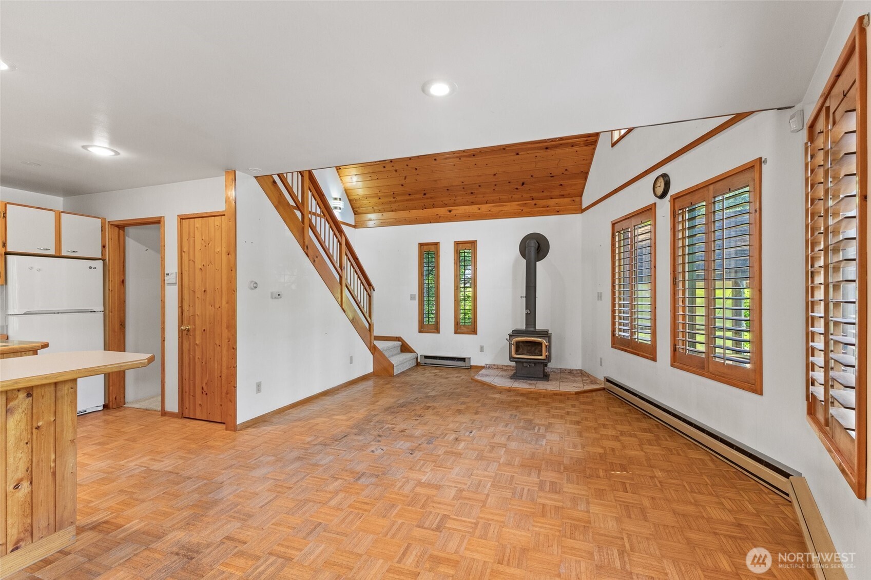 8625 Golden Valley Drive Property Photo 4