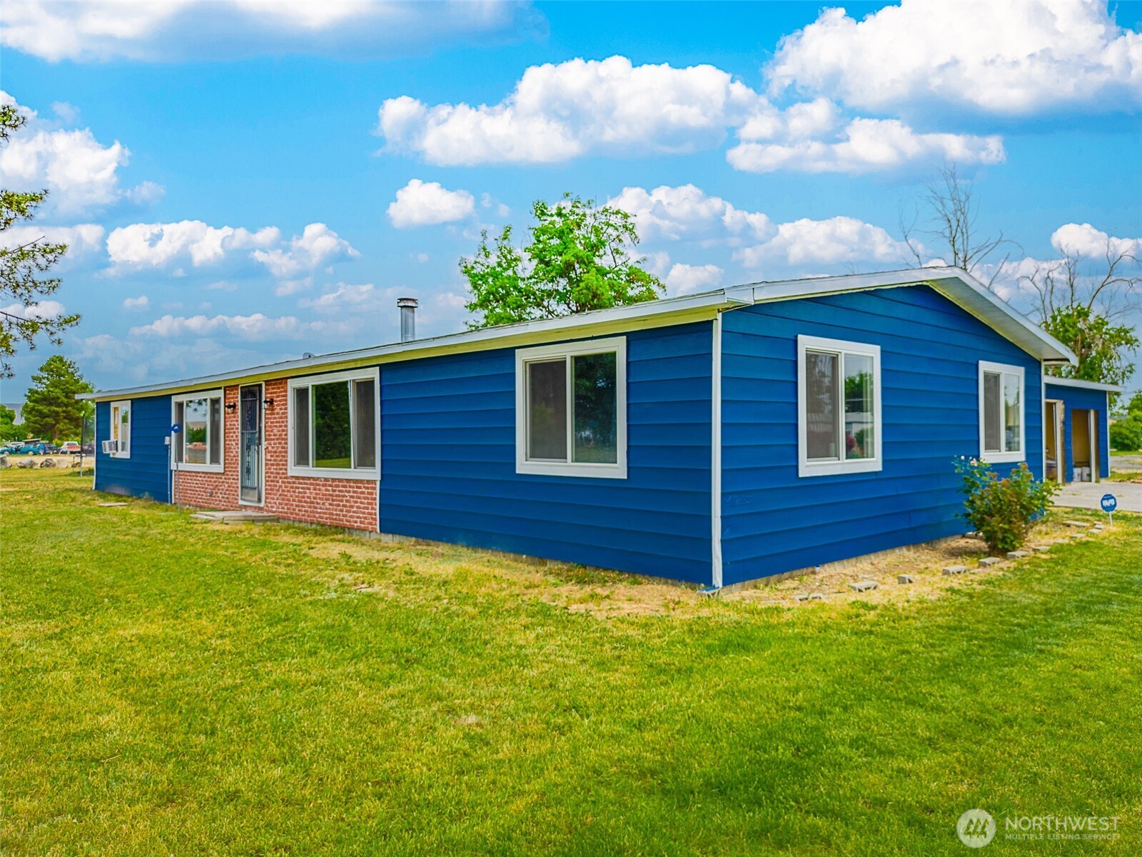 37 35 D Street Property Photo 2