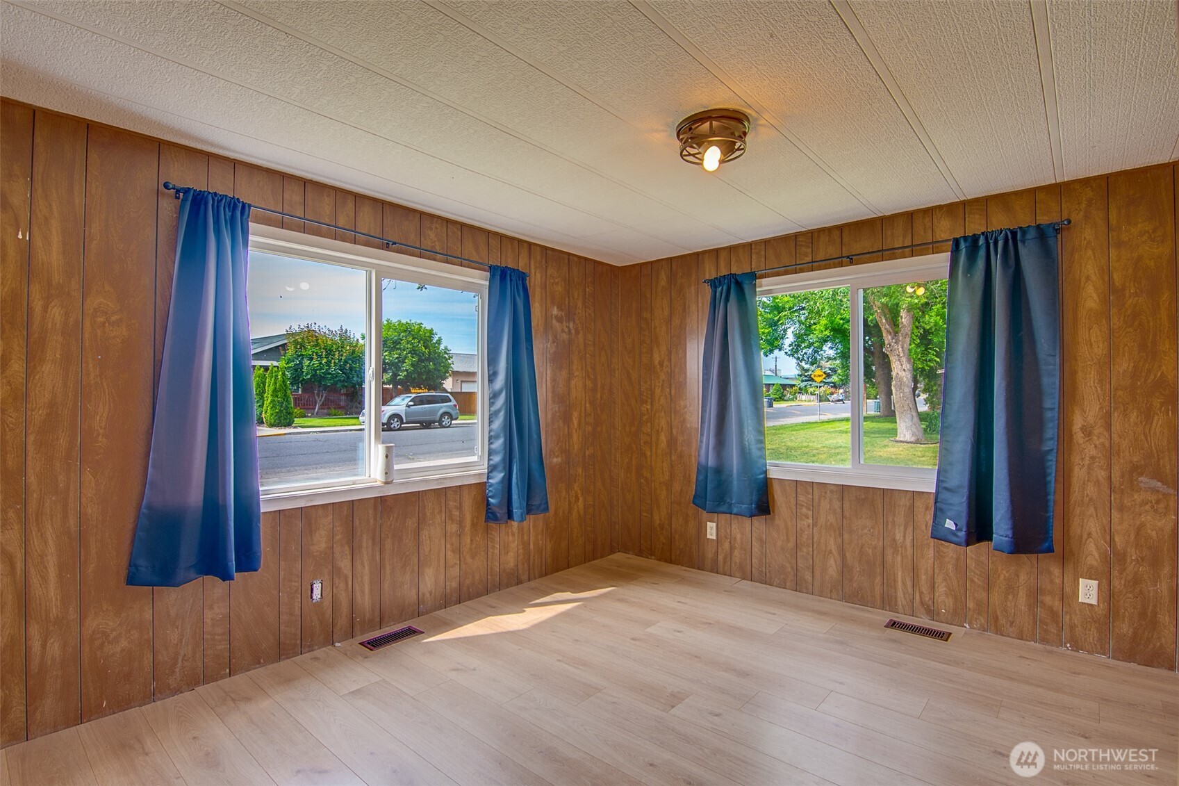 37 35 D Street Property Photo 16