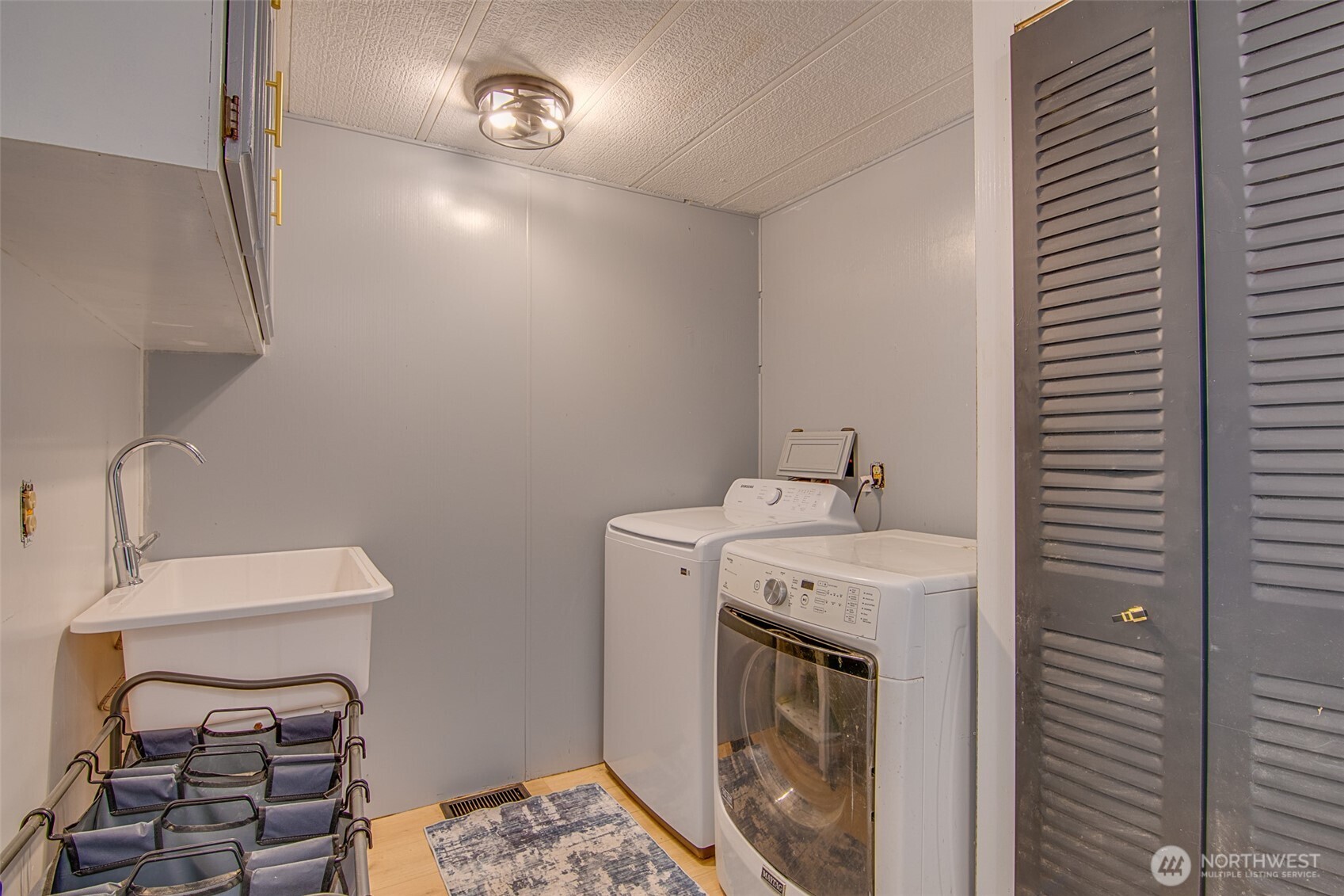 37 35 D Street Property Photo 17