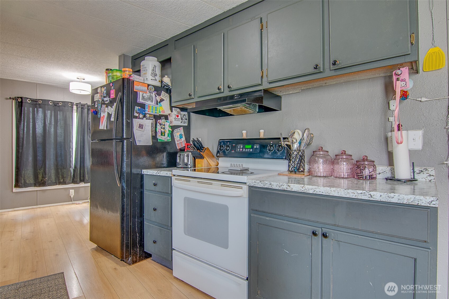 37 35 D Street Property Photo 25