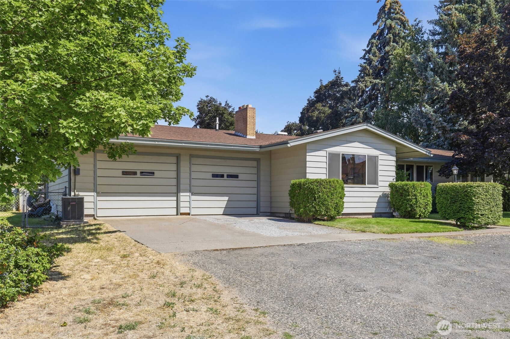 401 11th Street Property Photo 2