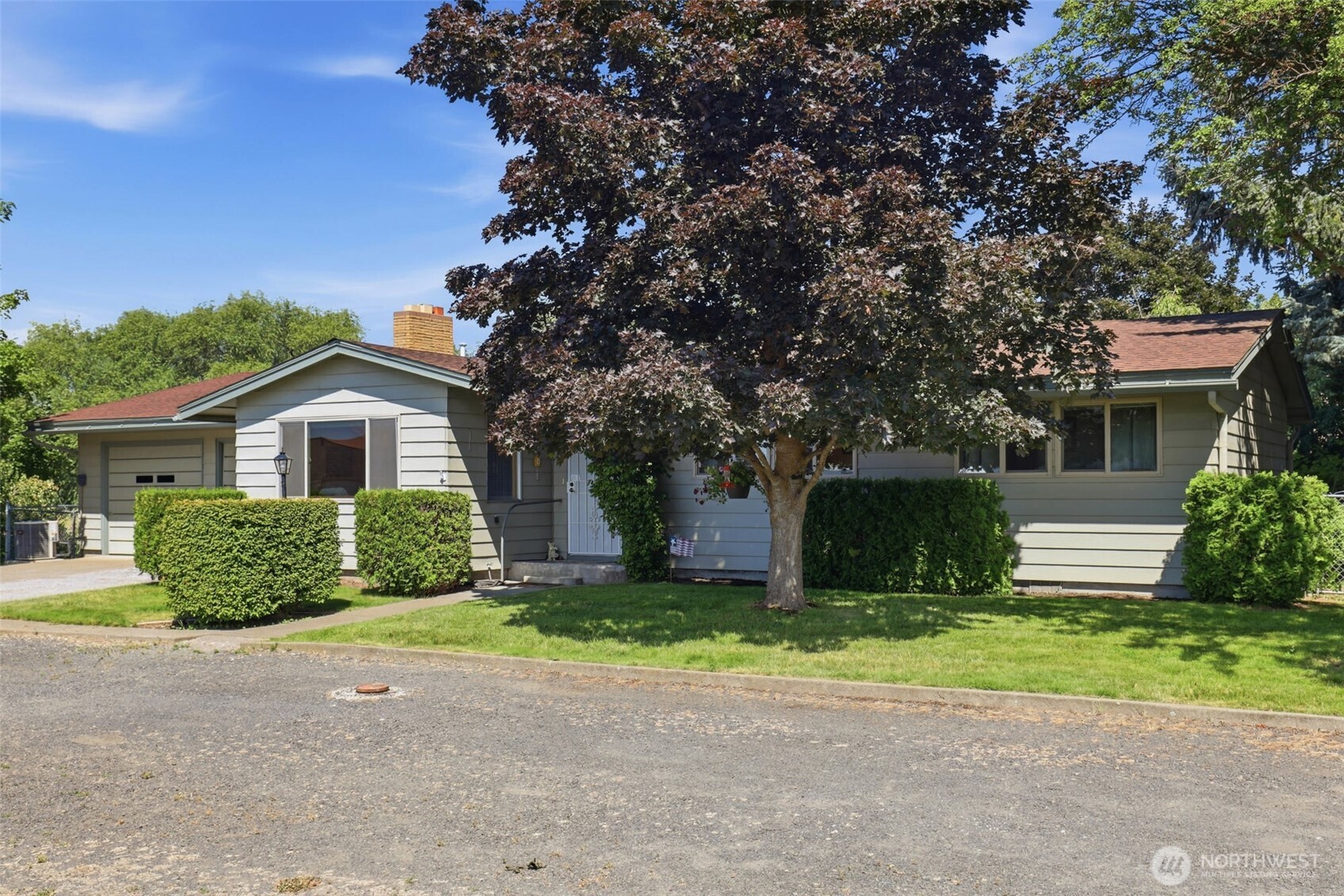 401 11th Street Property Photo 3