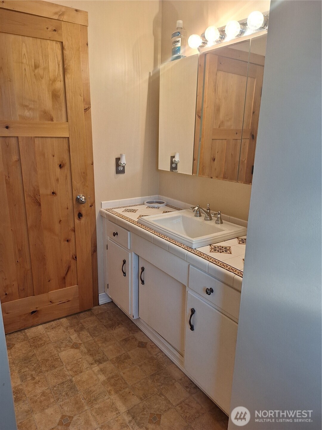 17953 48th Avenue Property Photo 7