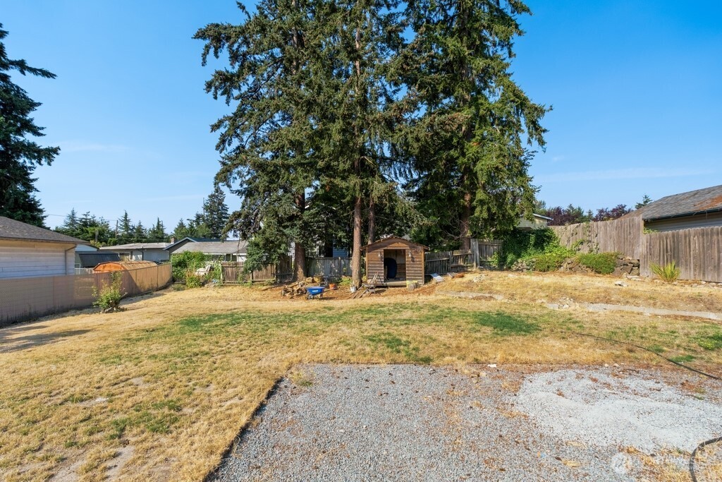 17953 48th Avenue Property Photo 9