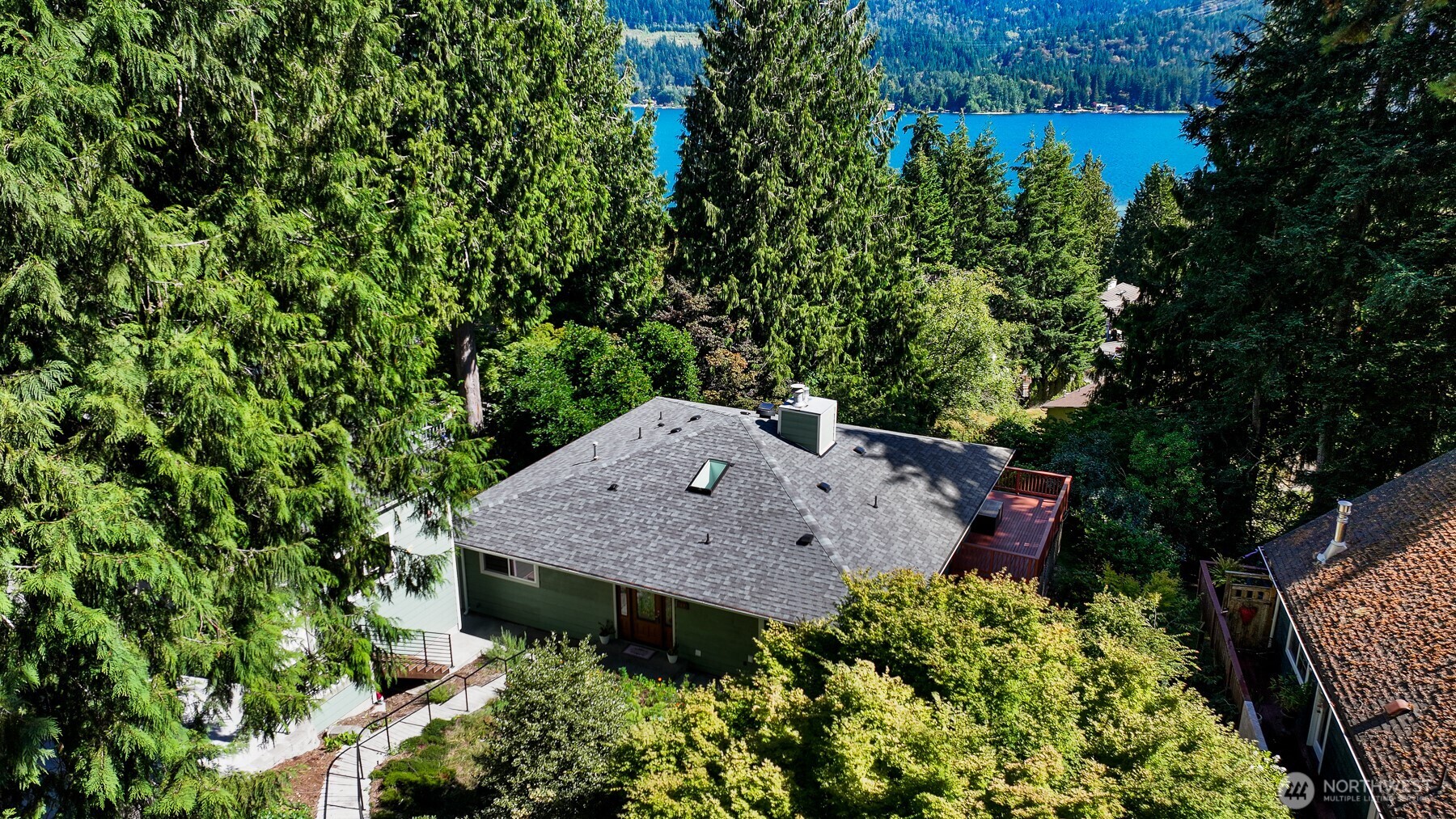44 Windward Property Photo 2