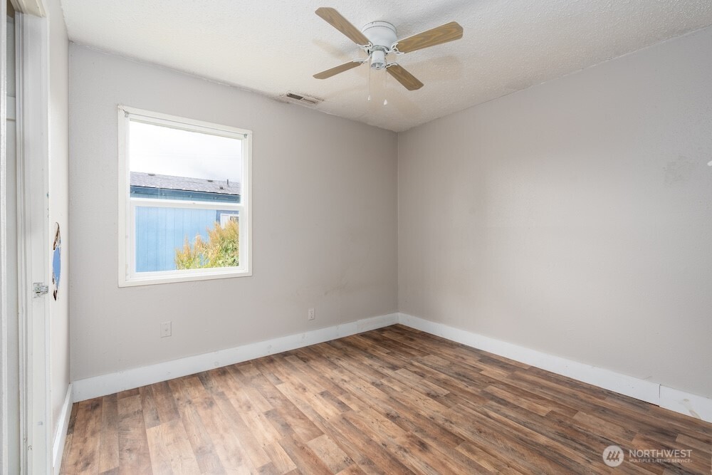 307 Cypress Property Photo 20