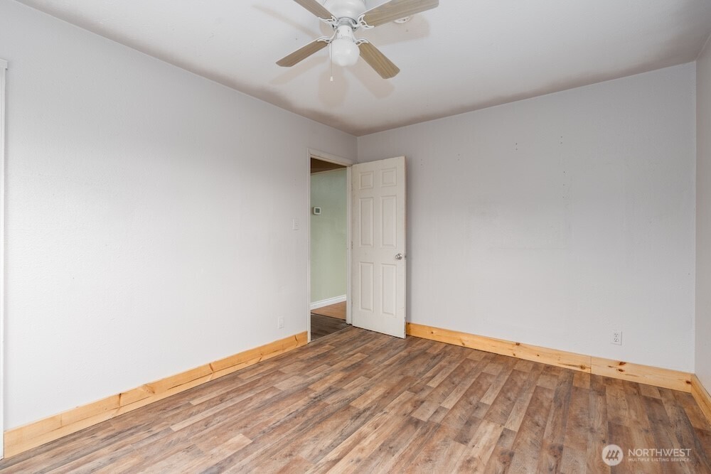 307 Cypress Property Photo 26
