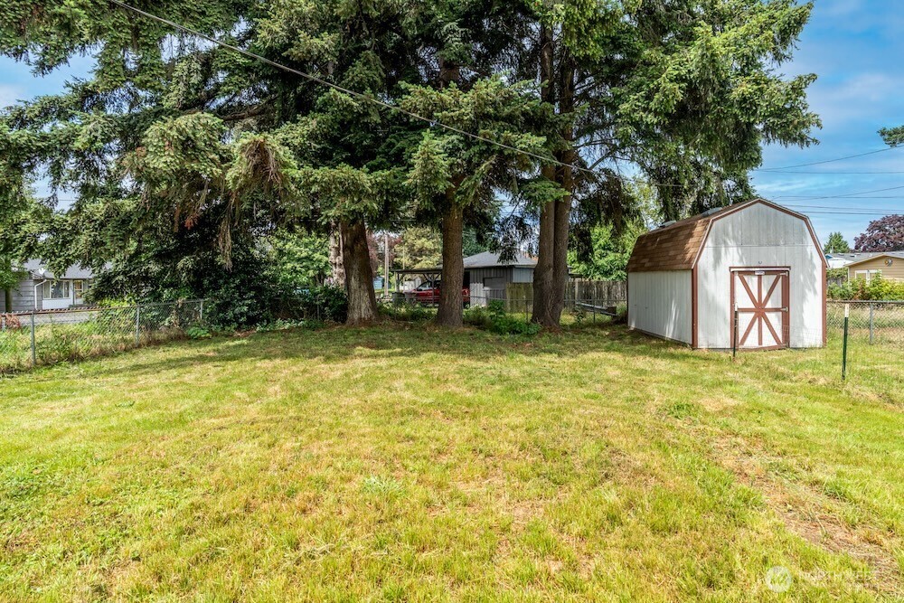 307 Cypress Property Photo 27