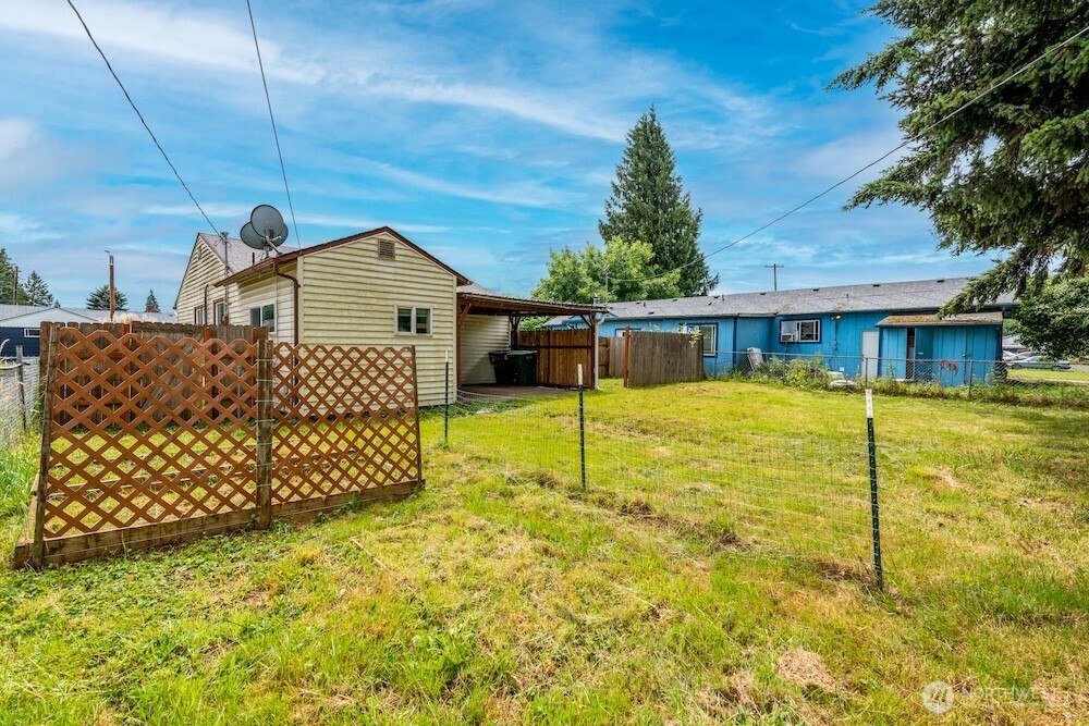 307 Cypress Property Photo 30