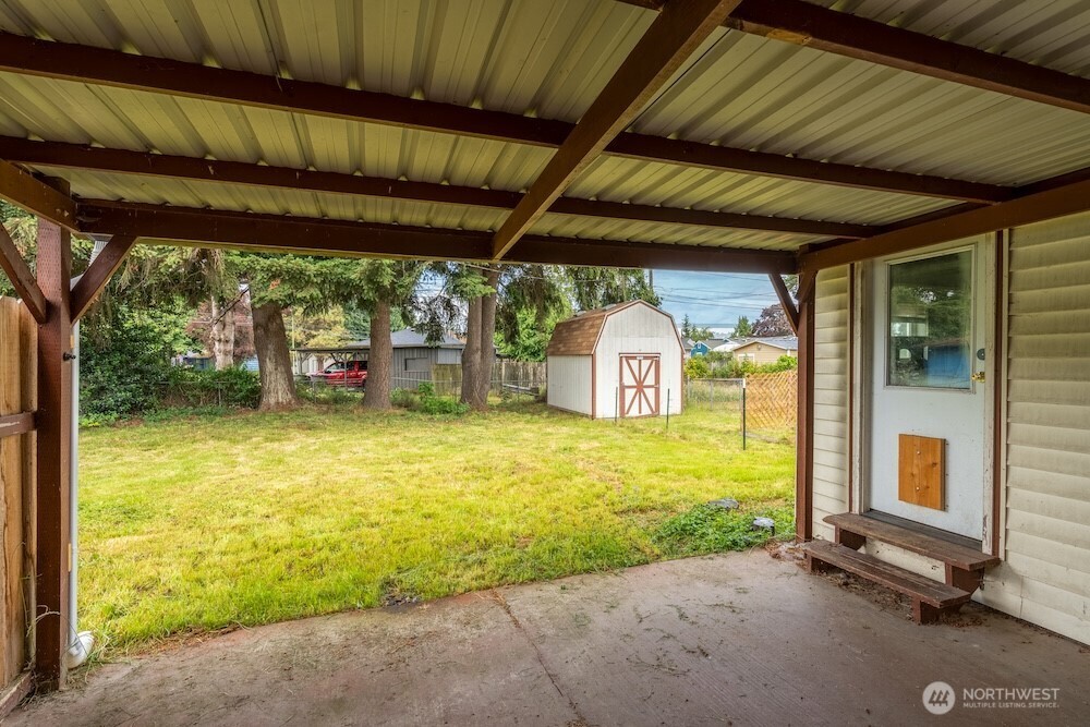 307 Cypress Property Photo 32