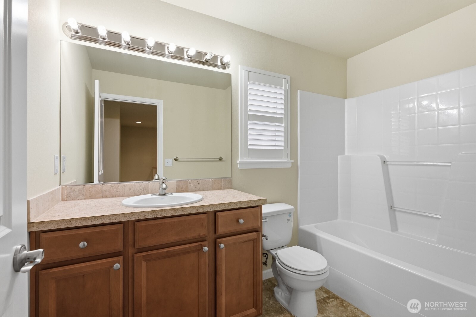 209 140th Street Property Photo 24