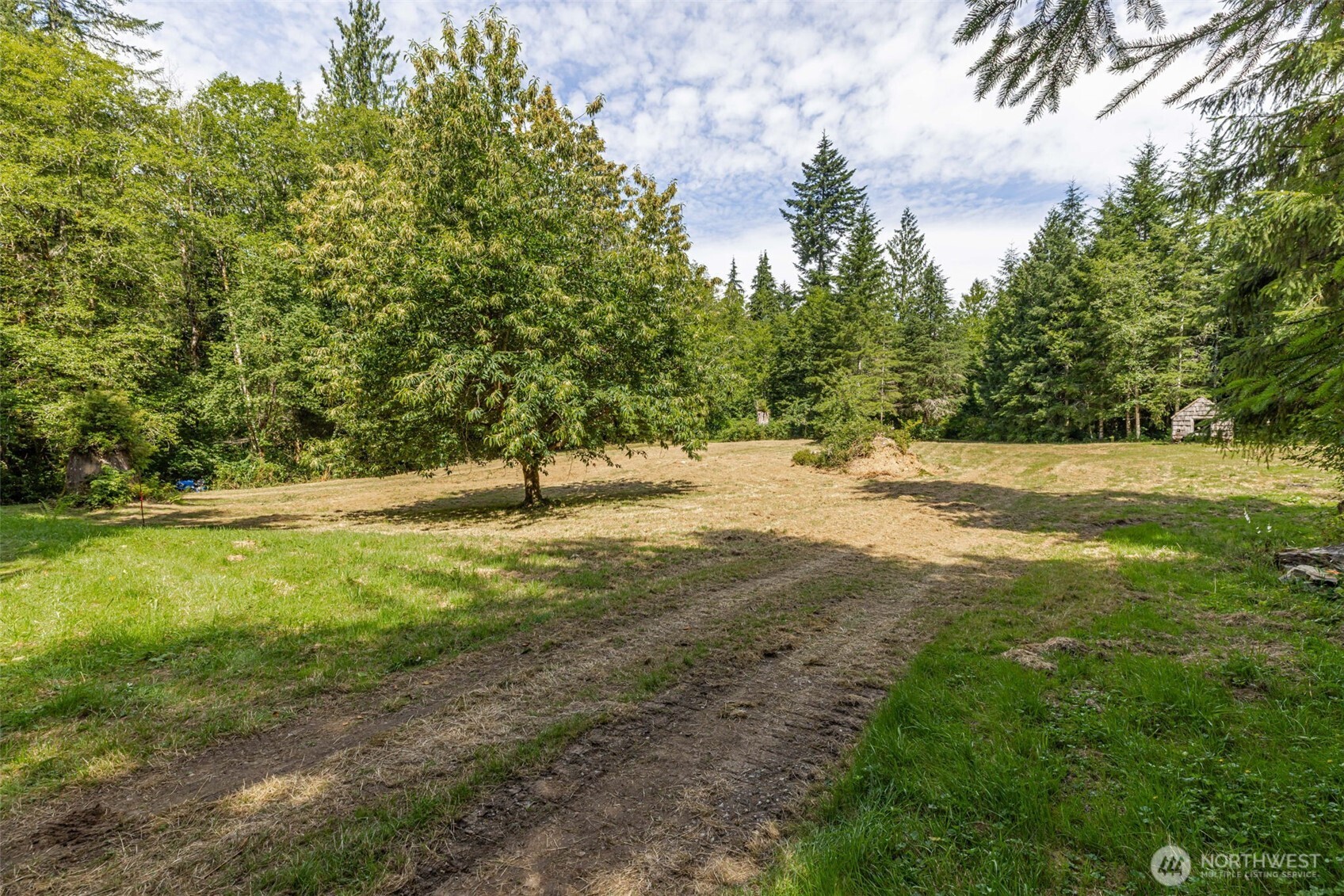 2682 E Lake Riley Road Property Photo 1