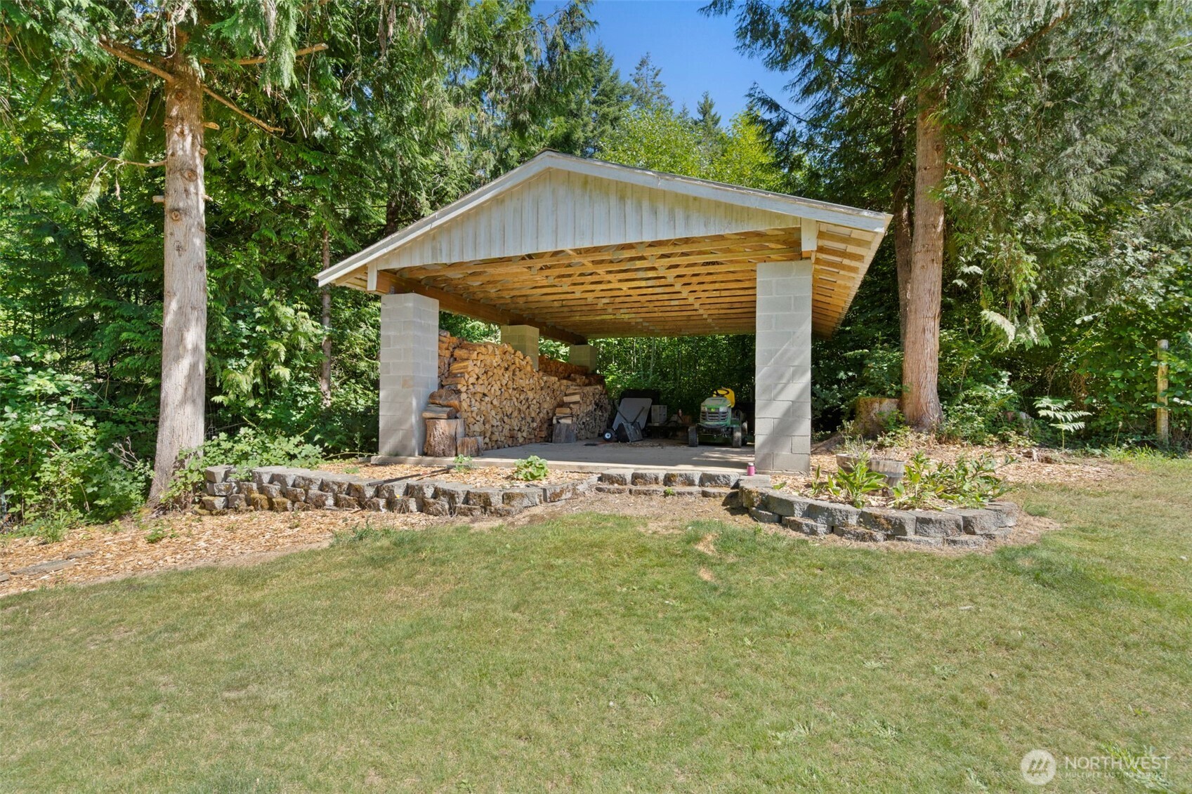 150 126 Allen Road Property Photo 2