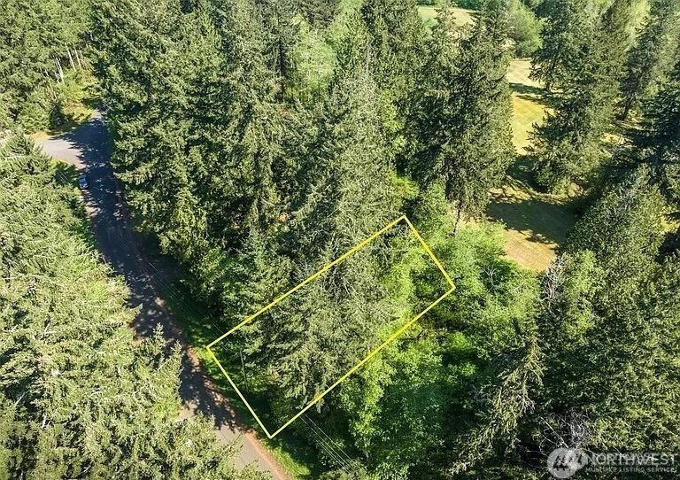 10515 Edgewood Drive Property Photo 3
