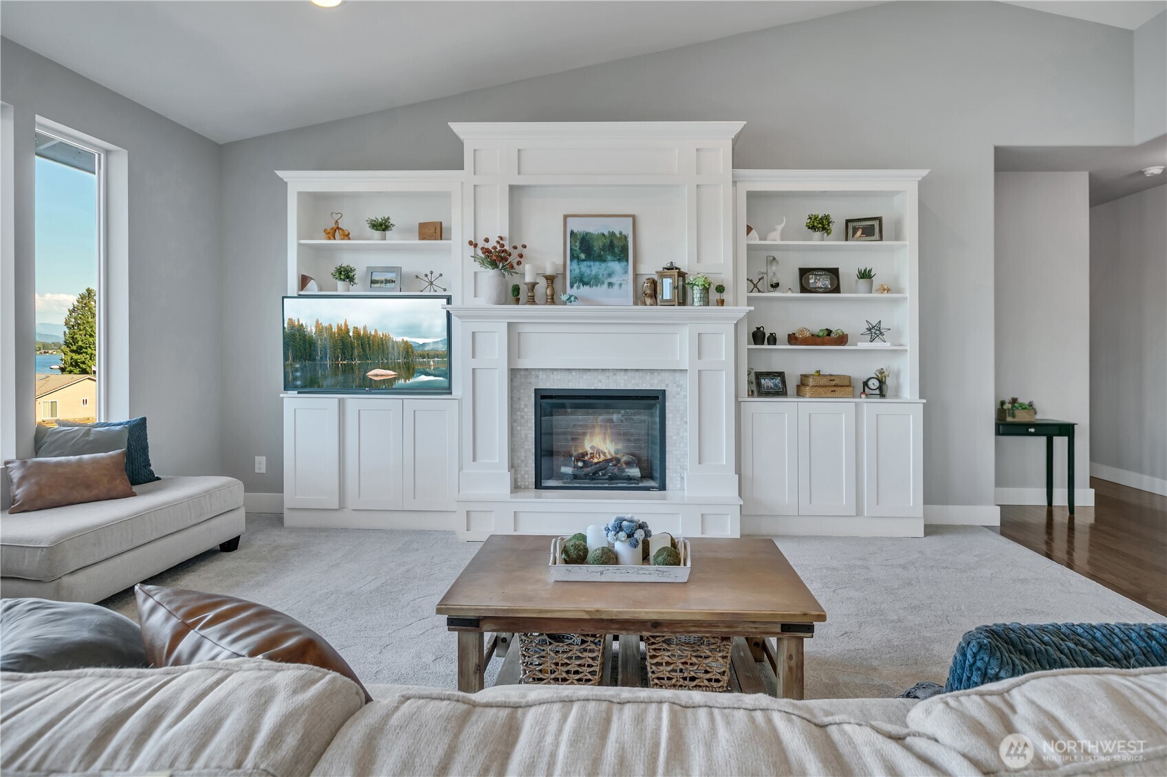 4705 Lakeridge Drive Property Photo 4