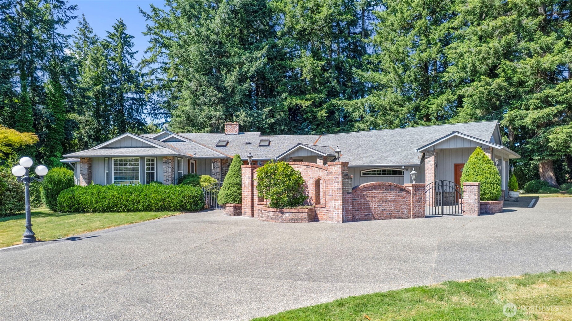 18525 Paulson Street Property Photo 3