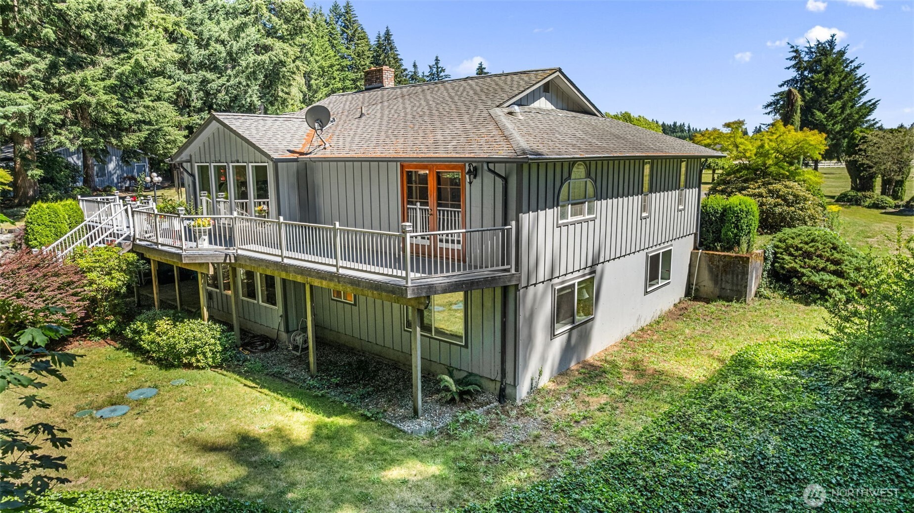 18525 Paulson Street Property Photo 6