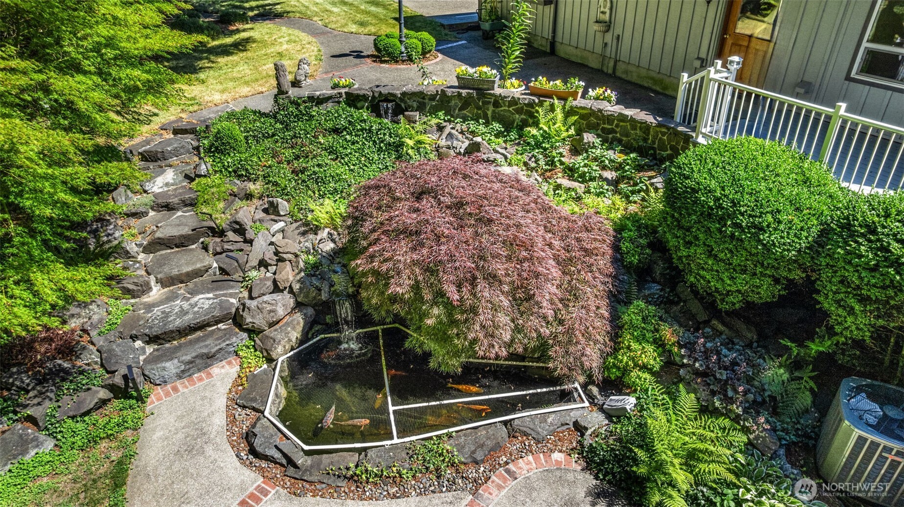 18525 Paulson Street Property Photo 10