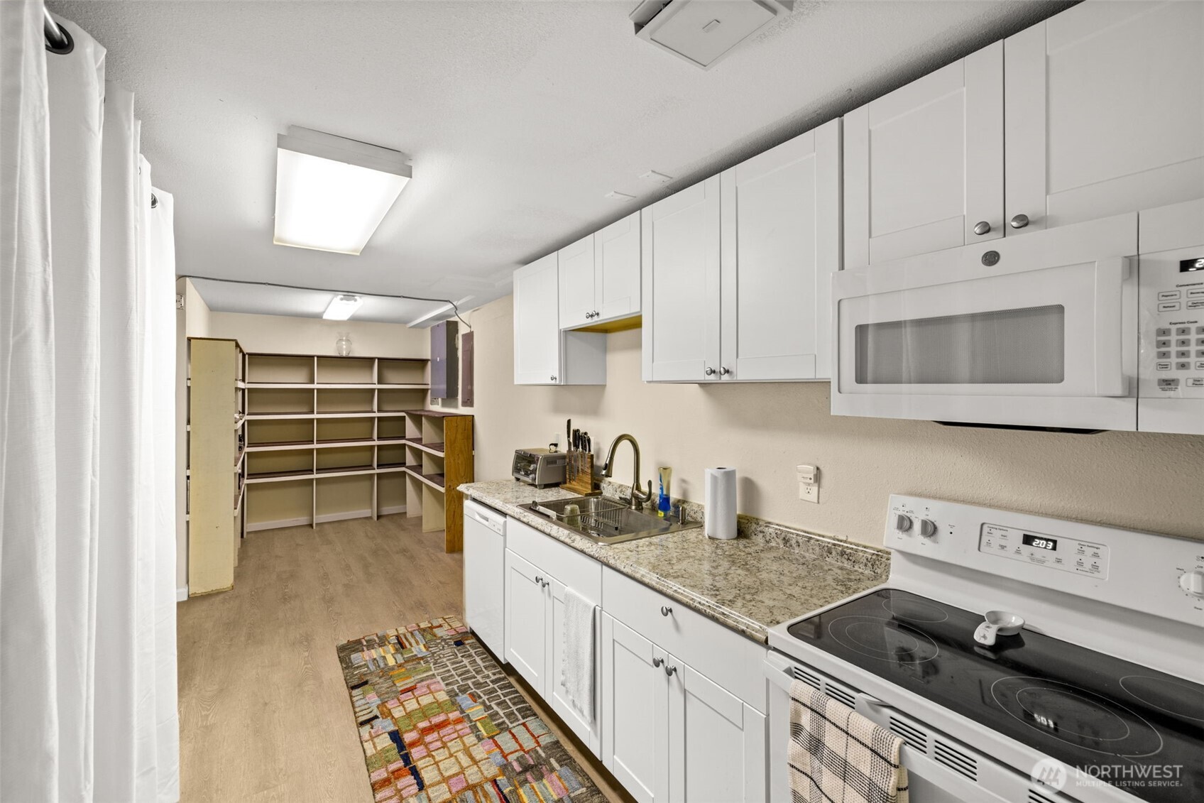 18525 Paulson Street Property Photo 33