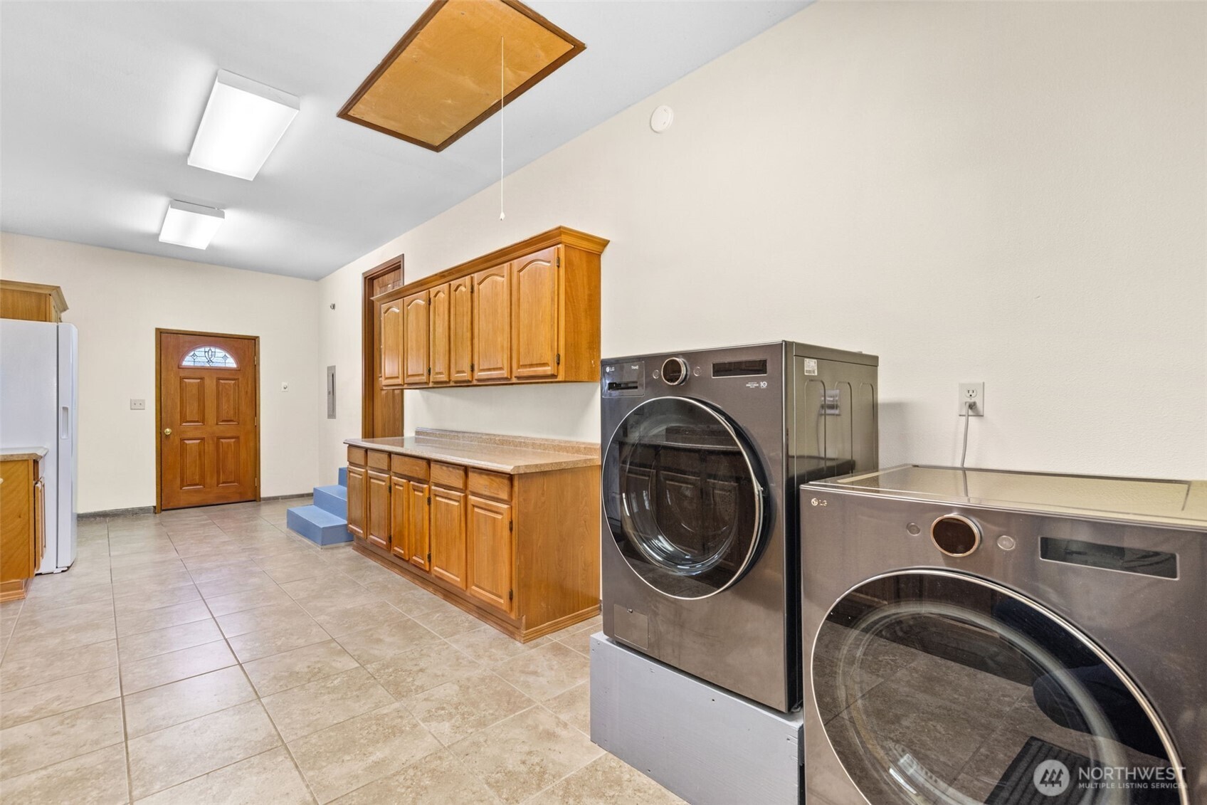 18525 Paulson Street Property Photo 39