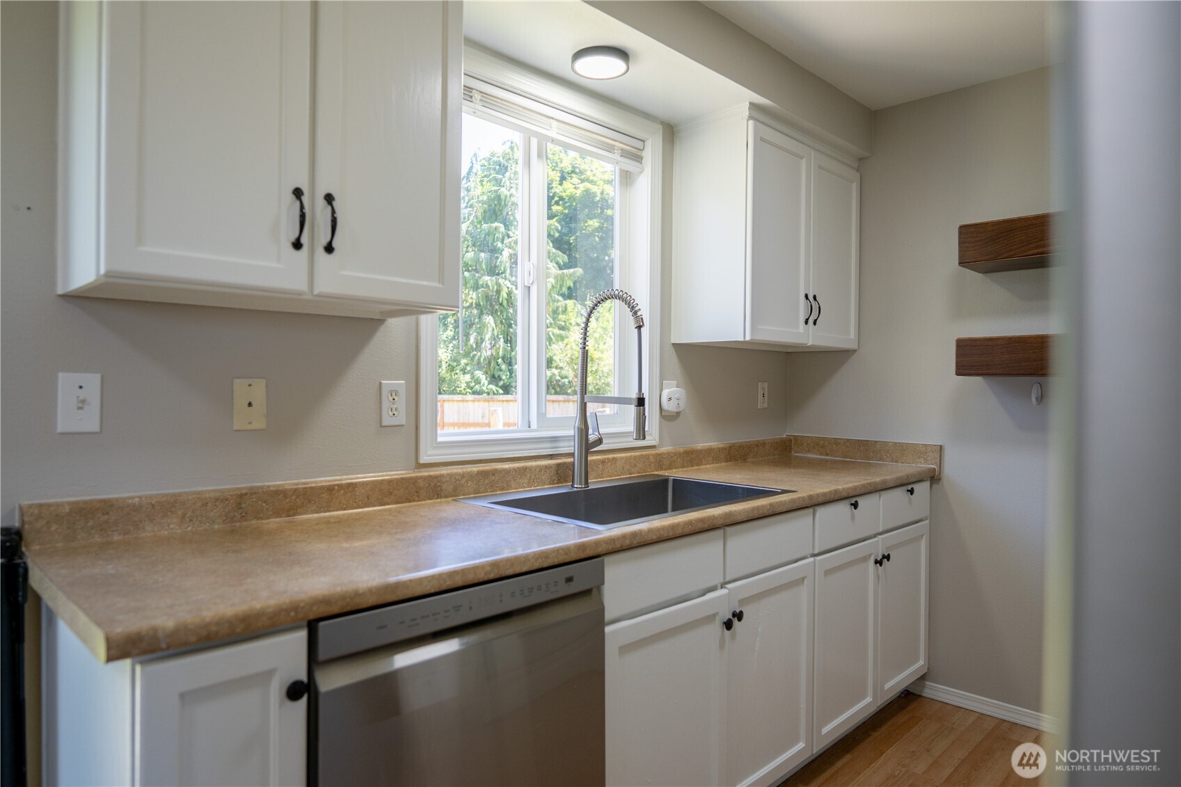 218 Lisa Lane Property Photo 6