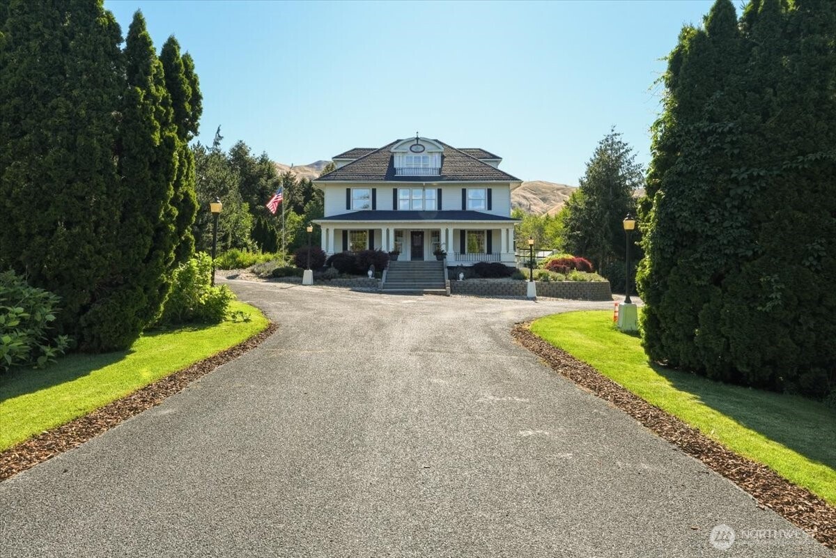 5397 Hughes Road Property Photo 1