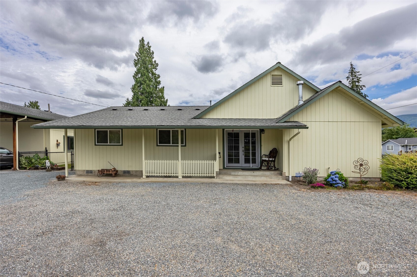 1002 Nelson Street Property Photo 3