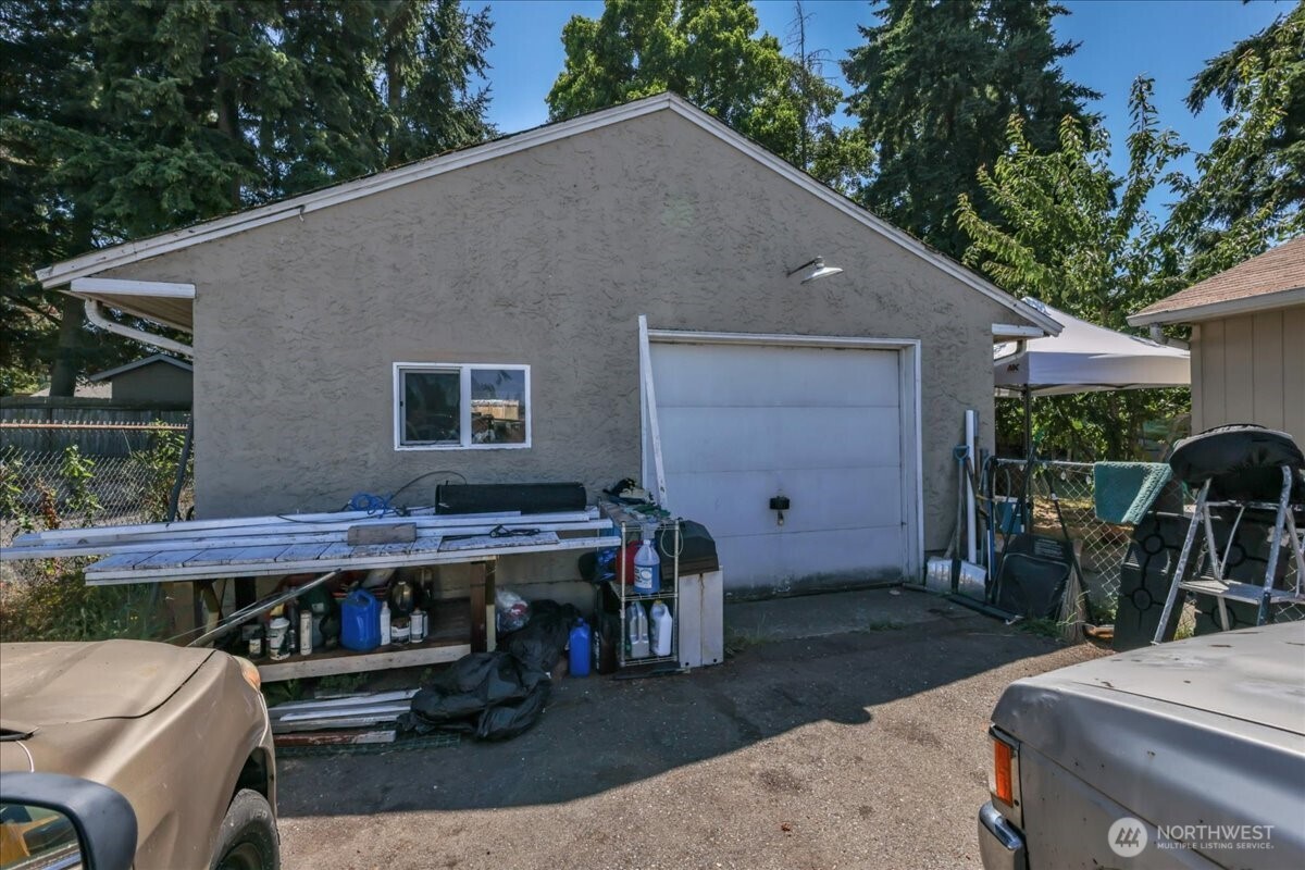 3039 S 200th Street Property Photo 23