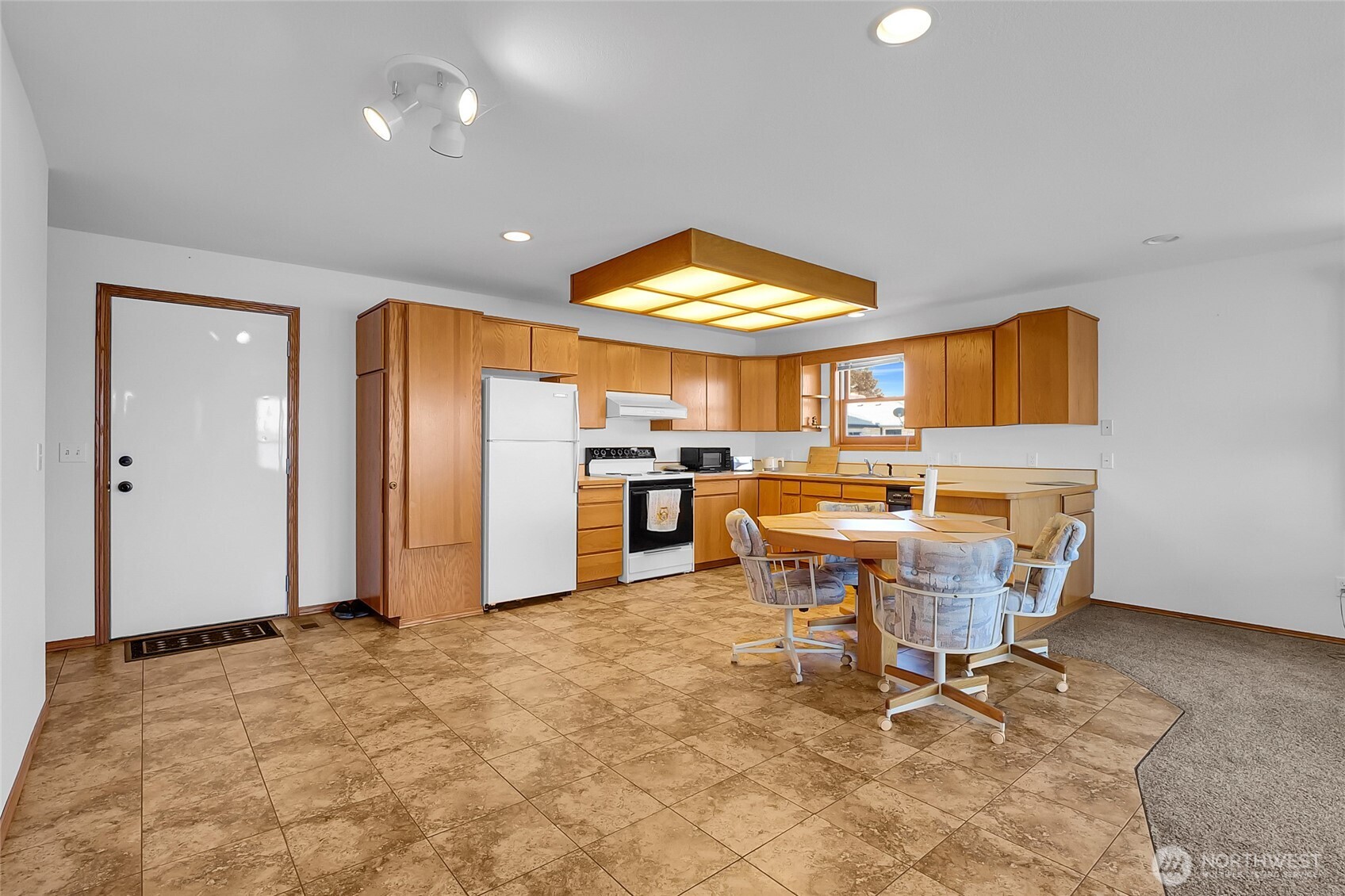 2922 W Marina Drive Property Photo 8