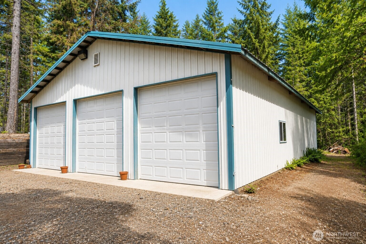 511 Ne Lakeshore Drive Property Photo 3
