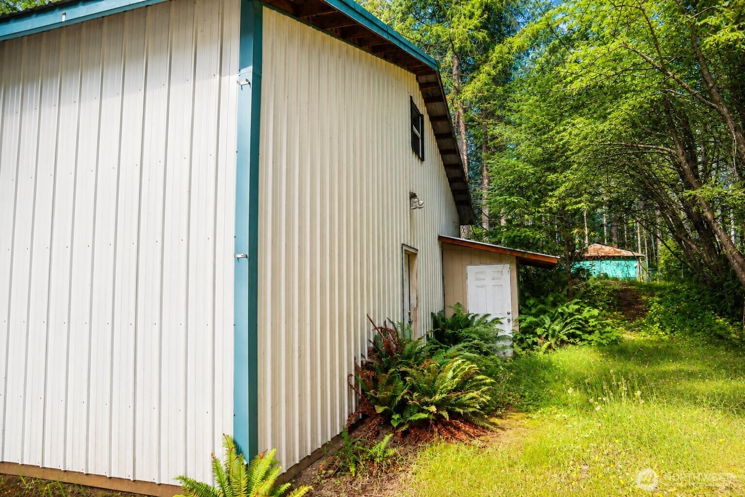 511 Ne Lakeshore Drive Property Photo 4