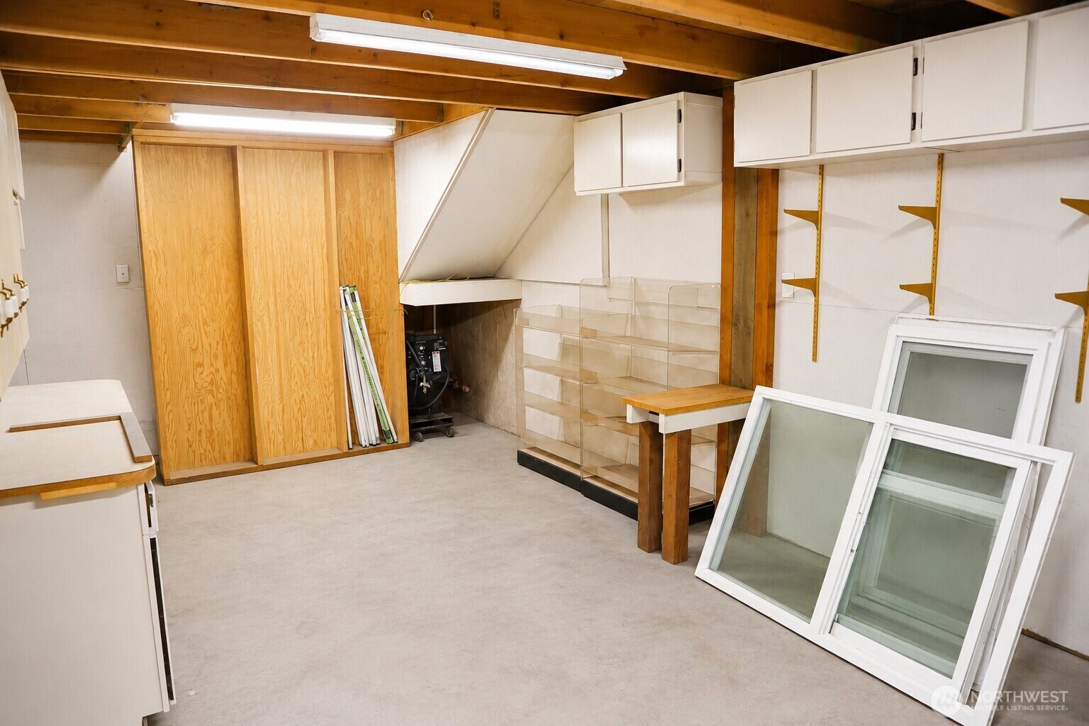 511 Ne Lakeshore Drive Property Photo 6