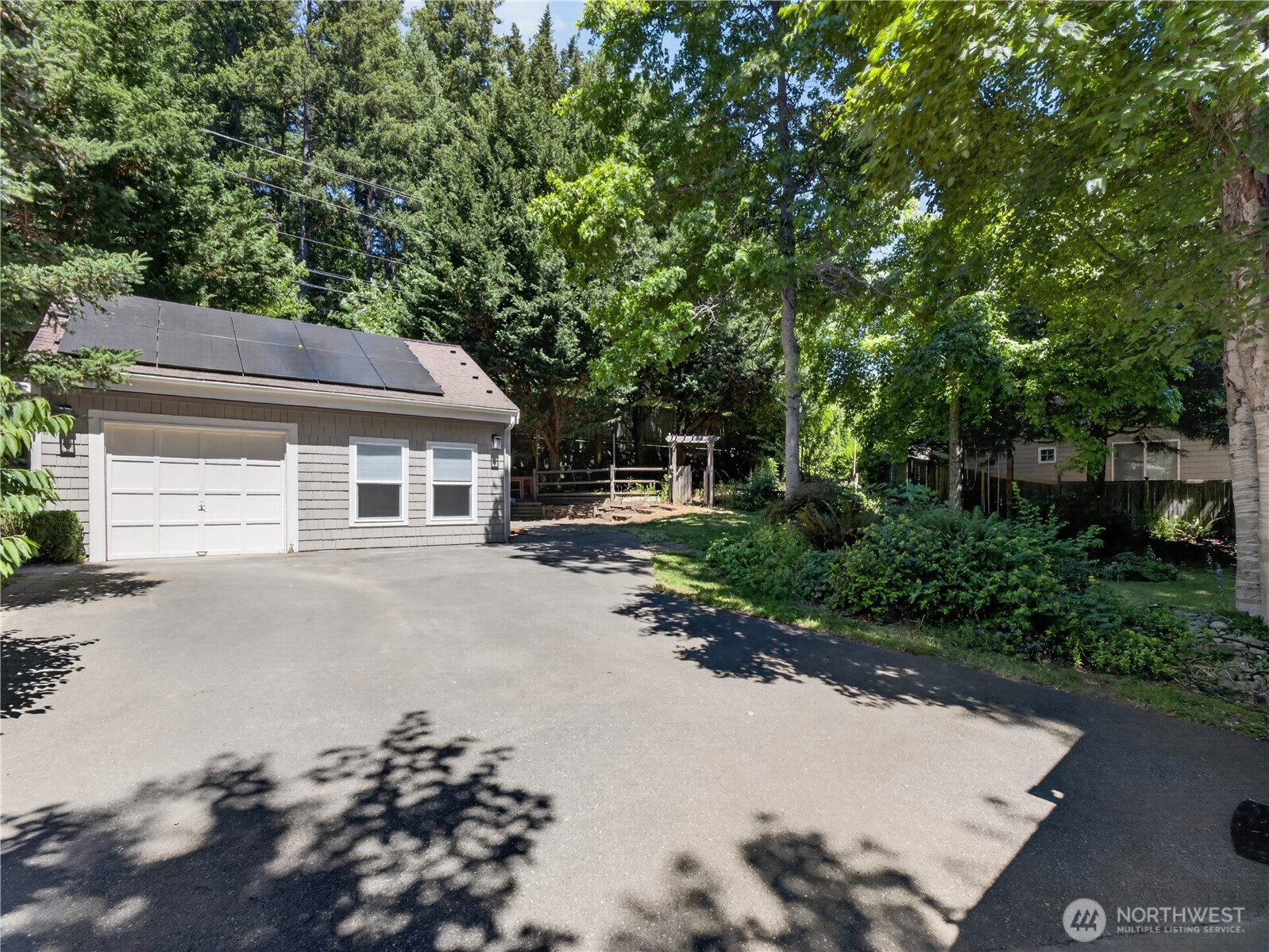 420 222nd Avenue Property Photo 7