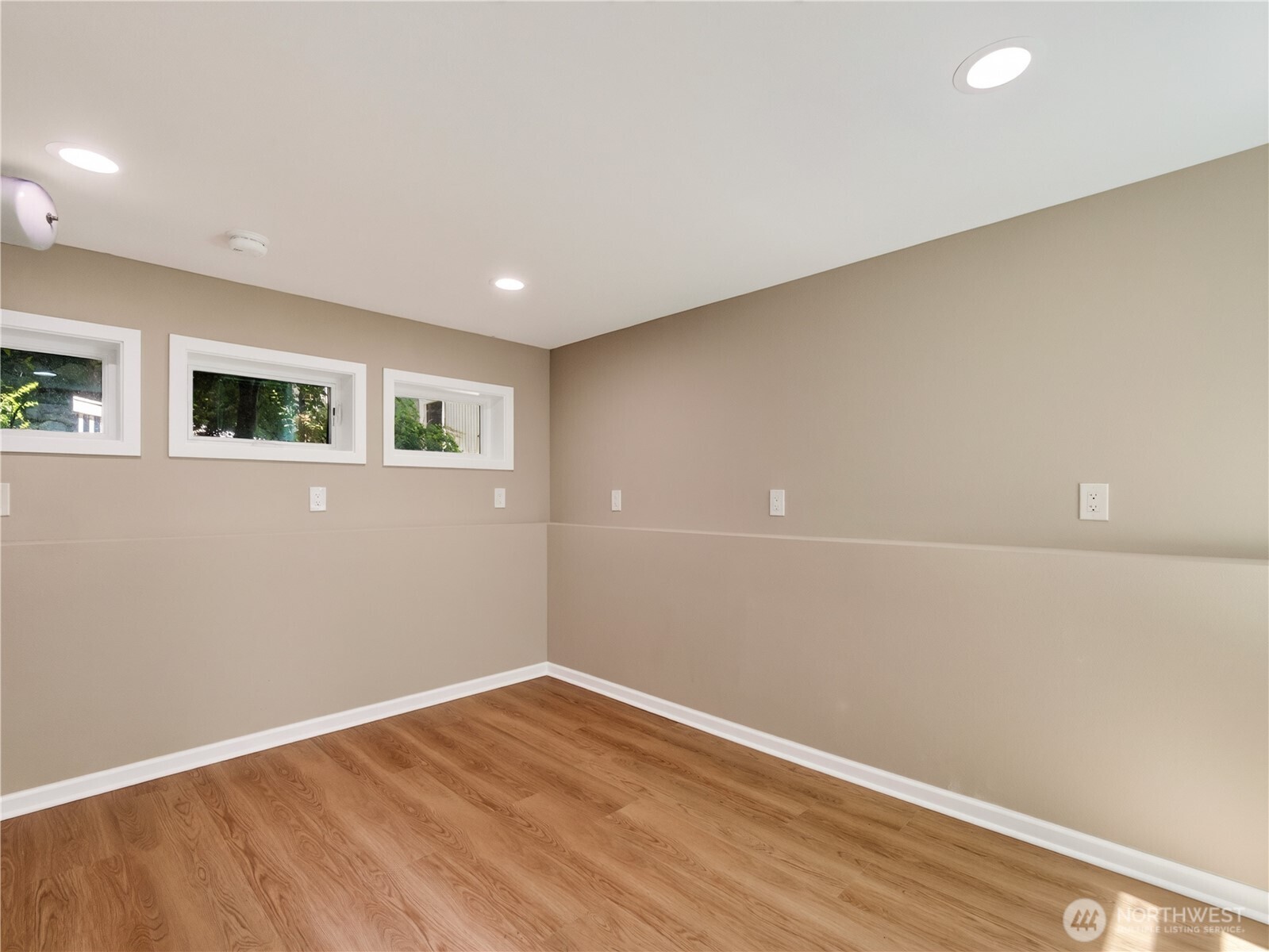 420 222nd Avenue Property Photo 30