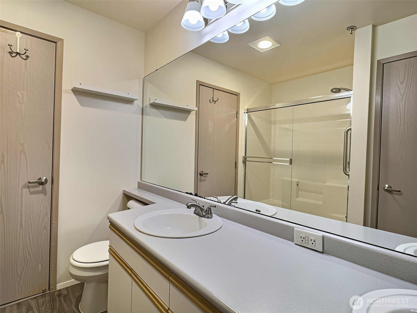 11130 Se 208th Street B204 Property Photo 14