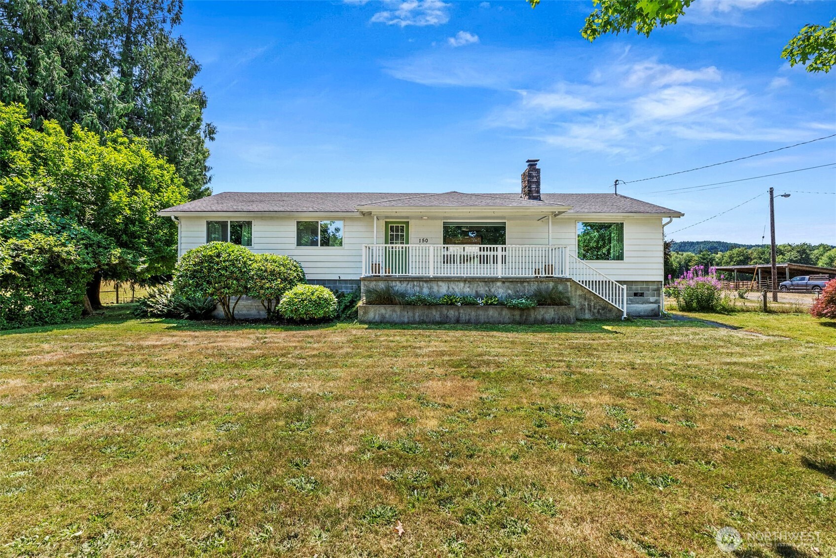 150 Howanut Property Photo 1
